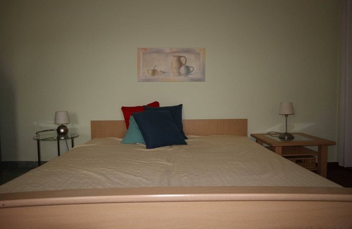 Forst Bed & Breakfast | Hellerau Dresden - Historisches Backsteinhaus im Naturgarten