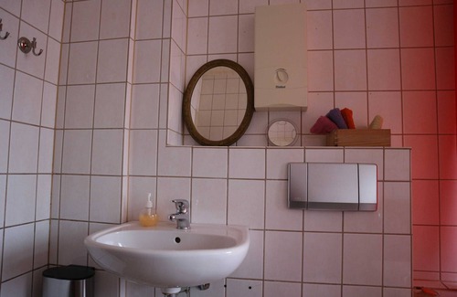 Forst Bed & Breakfast | Hellerau Dresden - Historisches Backsteinhaus im Naturgarten