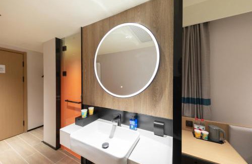 Beiqijia Hotel | Hello Beijing Tiantongyuan Subway Station Hotel