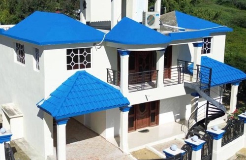 Buen Hombre House | Hello Casa Mena Kompressa Mente Ekipa