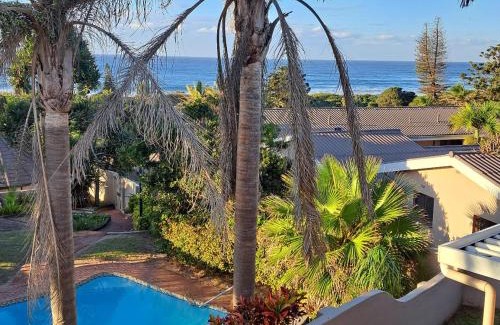 Port Shepstone Apartment | Hello Holiday-Banana Beach Club D17
