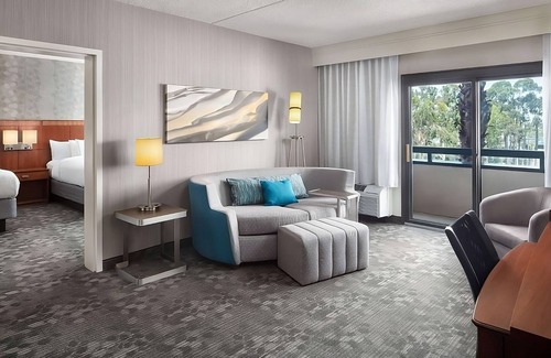 Laguna Hills Hotel | Hello Orange County! 3 Modern Spacious Suites to Relax and Enjoy!
