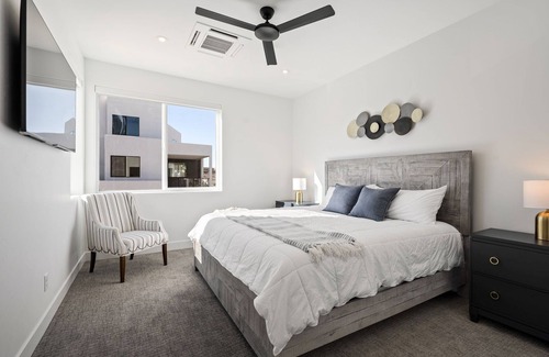 St. George House | Hello Sunshine Casita: Desert Color Lagoon + Beaches