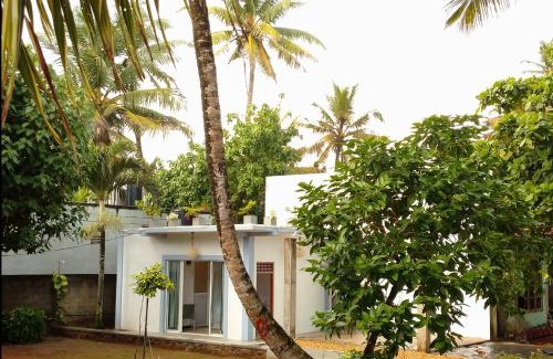 Midigama East Bed & Breakfast | Hello Whites