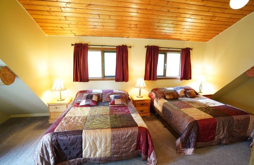 Clearwater Hotel | Helmcken Falls Lodge
