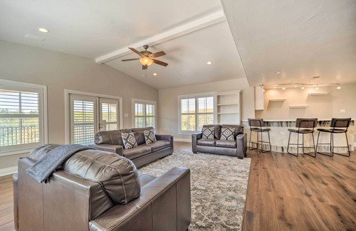 Wetmore House | Helotes Hill Country Hideaway w/2 Decks!