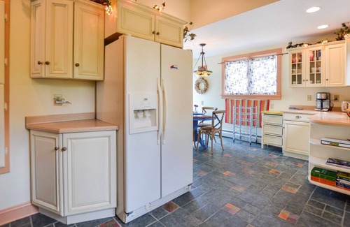 Dundee Cottage | Helvetia House: Historical Lake Home on Keuka Lake Wine Trail!