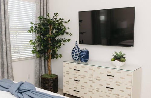 Hemet House | Hemet Gem- New Home!