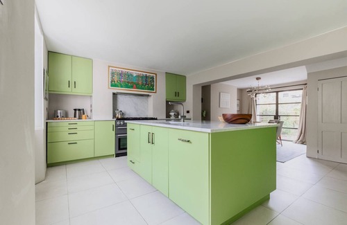 Islington Apartment | Hemingford Road IV by onefinestay