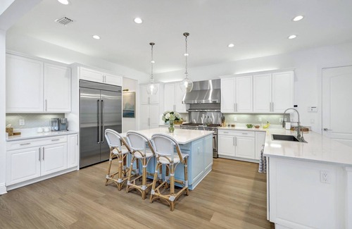 Central Naples House | Hemingway Place - near Venetian Village