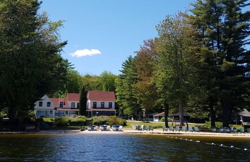North Sebago Cottage | Hemlock Cottage-Private Beach-Pets Welcome - Round Table Lodge, Sebago, Maine