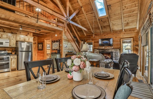 Blue Ridge Cabin | Hemlock Creek | Cherry Log, GA