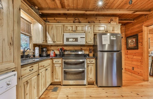 Blue Ridge Cabin | Hemlock Creek | Cherry Log, GA