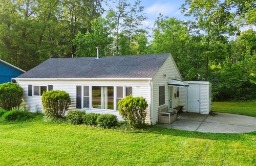 Lexington House | Hemlock Hideout - 3 Mins from DT Lex, Great Beach!