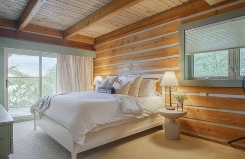 Seguin Cottage | Hemlock Hideaway Waterfront, Games Room, Hot Tub