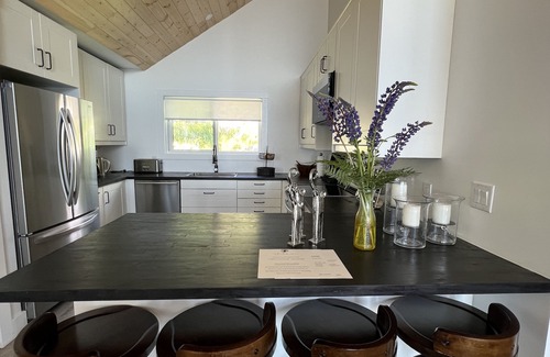 Powell River House | Hemlock Suite | Oceanfront Luxury Escape | Hot Tub | Optional Sauna Add-On