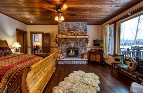 Lake Placid Cabin | HemLocke Lodge Panoramic Mountain views! MOUNTAIN LAKE POOL AND SALT WATER SPA!