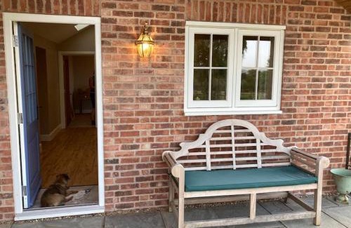 Long Clawson House | Hen House: Private annexe on stunning farm