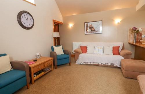 Rhyd-y-foel House | Henblas Cottage