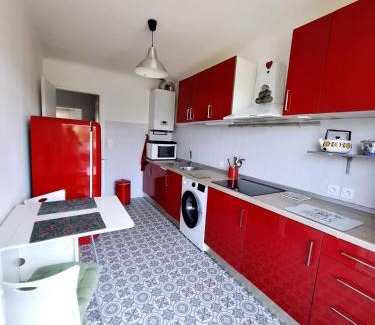 Hendaye Apartment | Hendaye a 6mn a pied de la plage parking privé