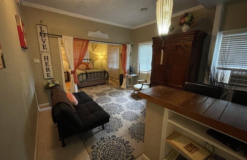 West Main HIll Bed & Breakfast | Henderson Castle