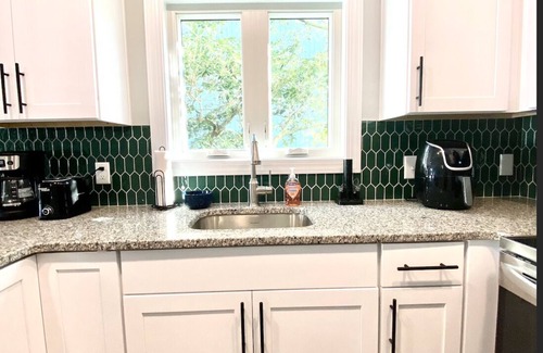 Wrightsville Beach Villa | Henderson Haven 4 BR/3 BA Villa, Steps to Beach