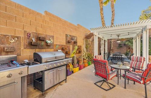 MacDonald Ranch Villa | Henderson Hacienda, 5br free heated pool-spa, 15 min to Strip