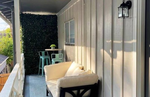 Knox - Henderson Apartment | Henderson Haven - 1 bedroom King Bed Private Patio