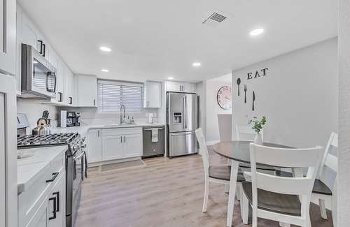 Whitney Ranch House | Henderson Townhome Approx. 15-20 min to the Las Vegas Strip