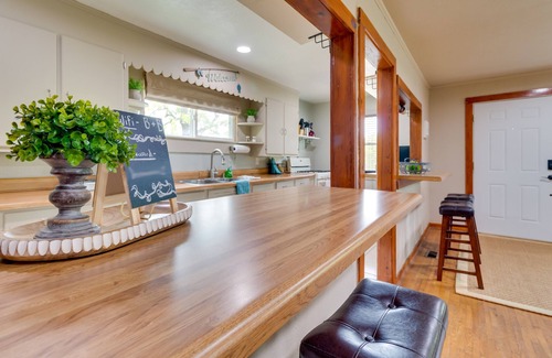 Henderson House | Henderson Vacation Rental < 1 Mi to Norfork Lake!
