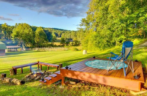 Hendersonville House | Hendersonville Creekside Cabin Near DuPont Forest