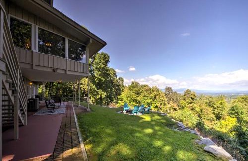 Laurel Park House | Hendersonville Home with Views - 3 Mi to Downtown!
