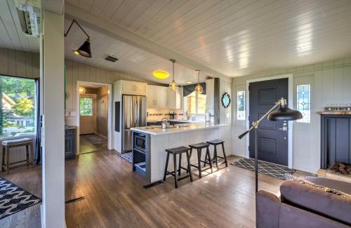 Laurel Park House | Hendersonville Home with Views - 3 Mi to Downtown!