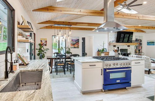 Hendersonville House | Hendersonville Vacation Rental w/Private Hot Tub!