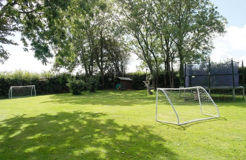 North Tamerton Cottage | Hendra; stunning large cottage in North Cornwall with grounds, dog friendly
