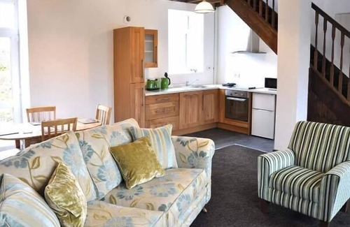 Denbigh Cottage | HENDRE ALED COTTAGE 3, pet friendly, with a garden in Llansannan