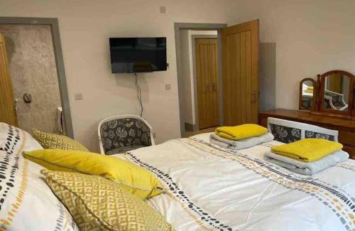 Lincoln Apartment | Hendrix’s cottage