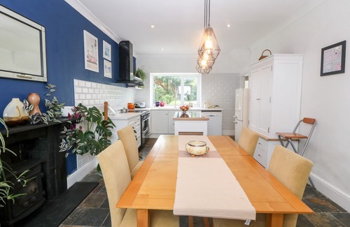 Rhosybol Cottage | HENDY, pet friendly, with hot tub in Amlwch