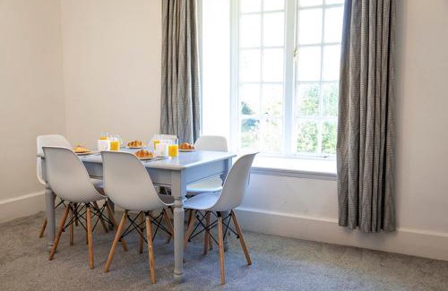 Saint Breward Apartment | Hengar Manor Apartments