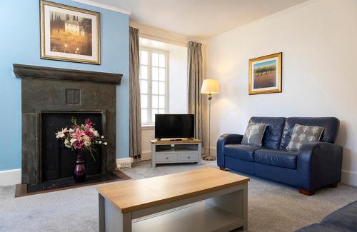Saint Breward Apartment | Hengar Manor Apartments