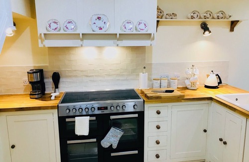 Gelligaer House | Hengoed Hideaway - Spacious 3-bed House