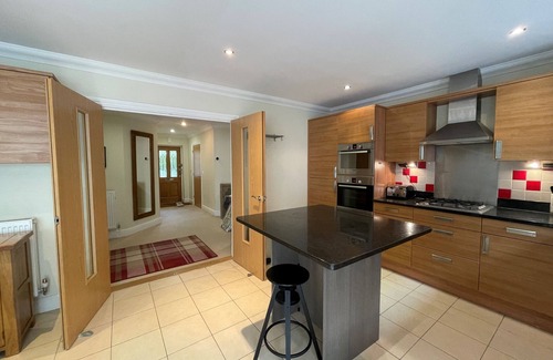 Peppard Common House | Henley, Spectacular, Spacious Four Bedroom House