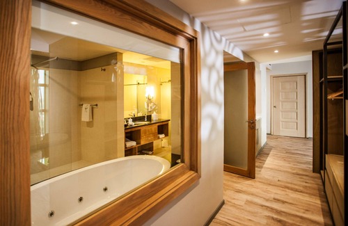 Ebene Hotel | Hennessy Park Hotel