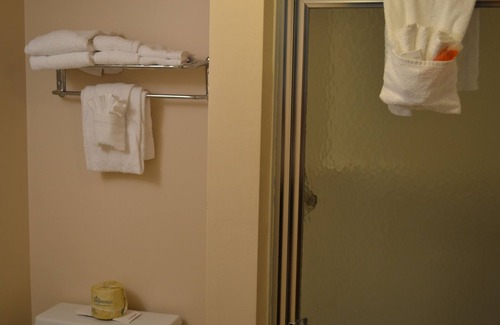 Henniker Hotel | Henniker Motel
