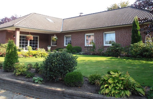 Silberstedt Apartment | Henningsen: Apartment with private entrance and terrace - Ferienwohnung Henningsen
