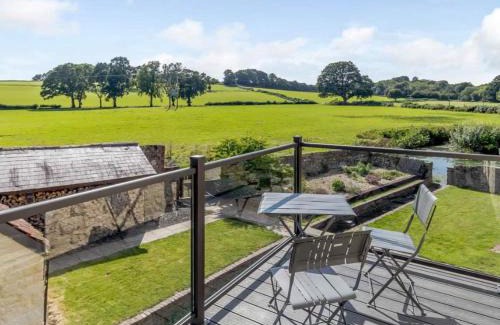Monkswood House | Henrhiw Farm House at Henrhiw Farm Cottages