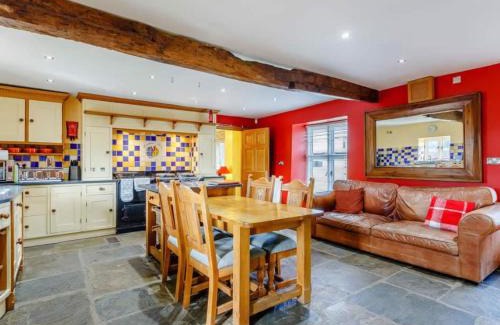 Monkswood House | Henrhiw Farm House at Henrhiw Farm Cottages