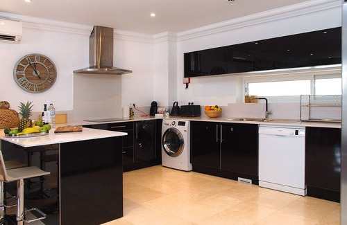 Lagos City Center Apartment | HENRI'S APARTMENTS - 8 (Harbor) - The best in Lagos!