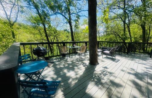 Sylvan Shores House | Henry Hollow Retreat Terrace