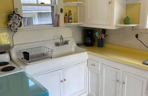 Brooksville House | HENRY POINT - Charming Little Cottage on the Shore, Great Kayaking
